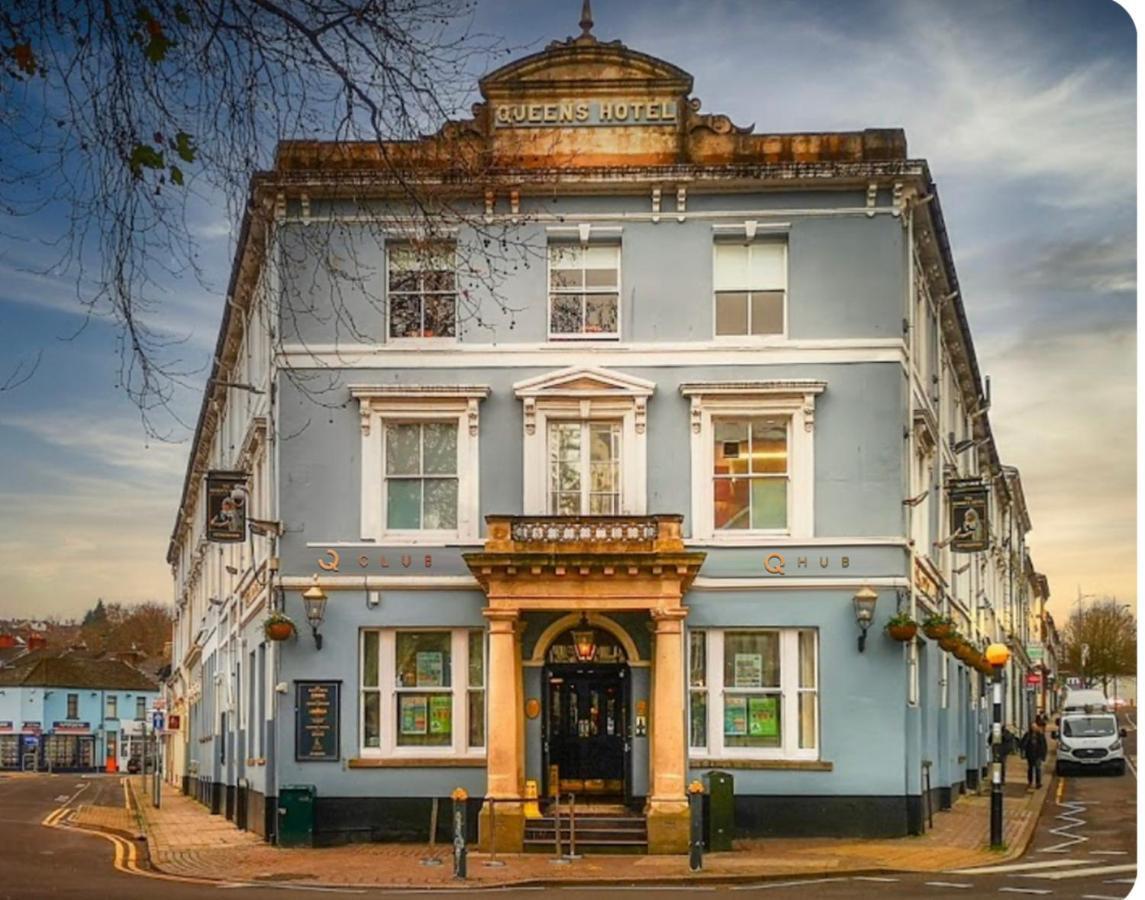 Queens Hotel Нюпорт Екстериор снимка