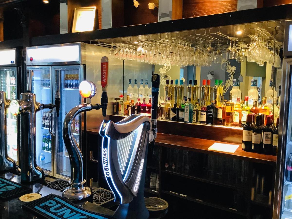 Queens Hotel Нюпорт Екстериор снимка